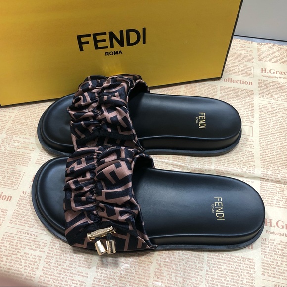 Fendi Women's Authentic Sandals - Picture 1 of 4